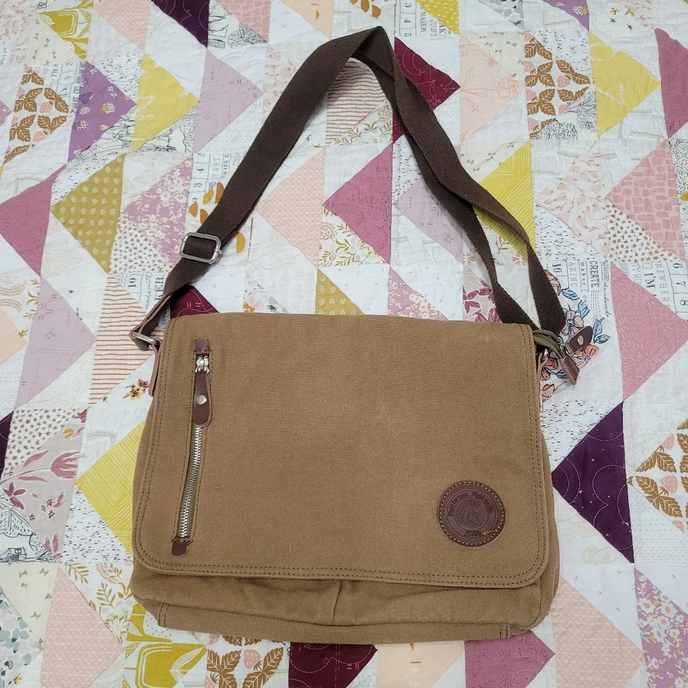 Augur Strauss & Co Messenger Bag